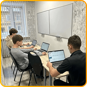 Ученики центра Эталон за занятиями